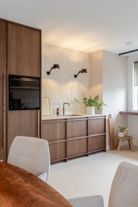 Lichte Keuken met Natuurlijke Materialen ’s Gravenzande | HV Keukens