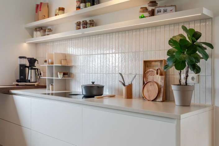 Lichte Keuken met Natuurlijke Materialen ’s Gravenzande | HV Keukens