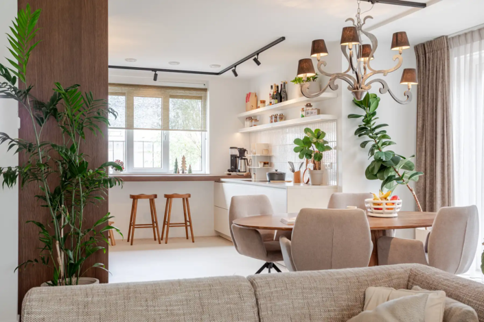 Lichte Keuken met Natuurlijke Materialen ’s Gravenzande | HV Keukens