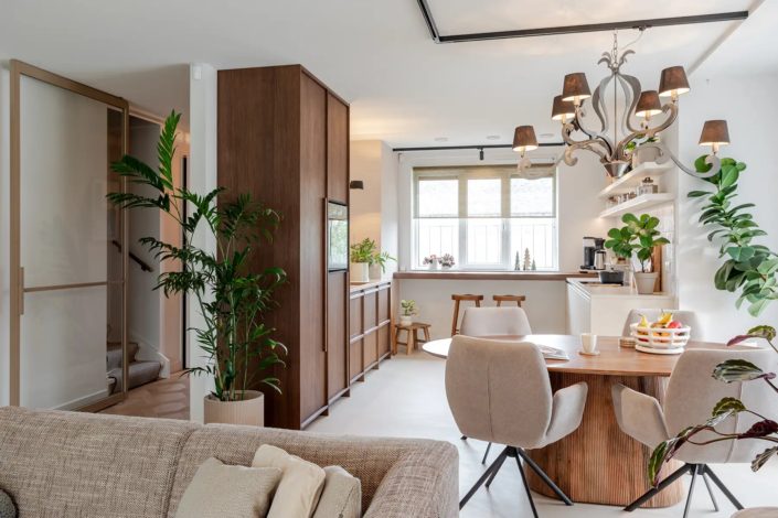 Lichte Keuken met Natuurlijke Materialen ’s Gravenzande | HV Keukens