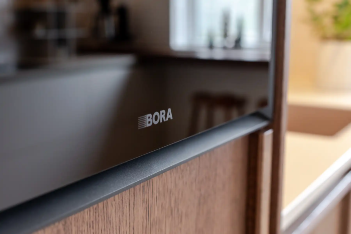 Lichte Keuken met Natuurlijke Materialen ’s Gravenzande | HV Keukens